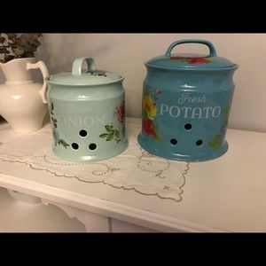 Pioneer Woman Potato and Onion Keepers